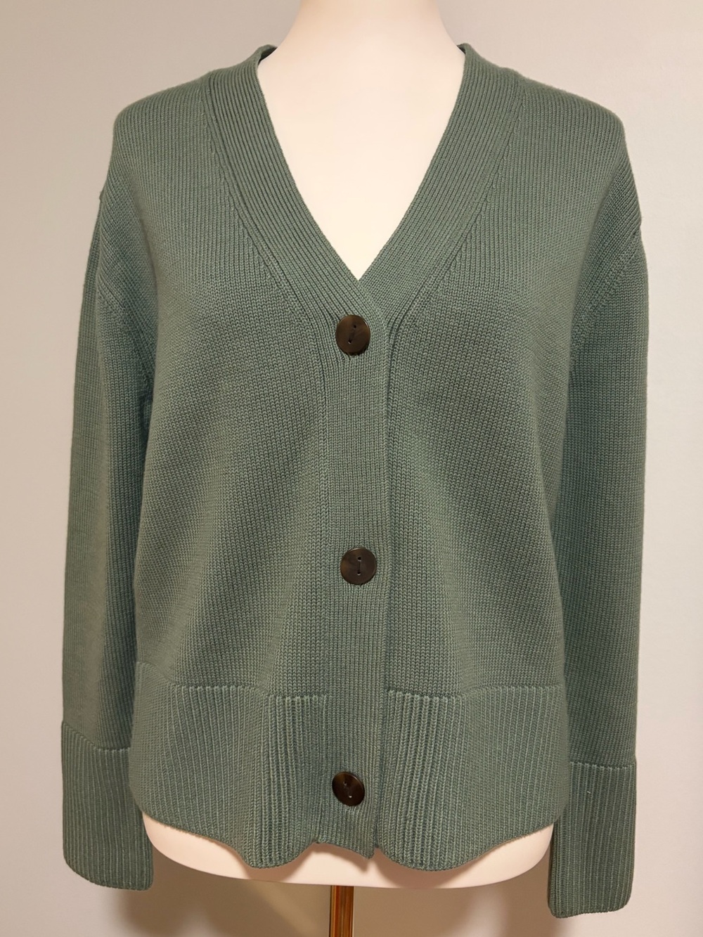NWT Vince Green V-Neck Button Cardigan Size Small - Picture 2 of 9
